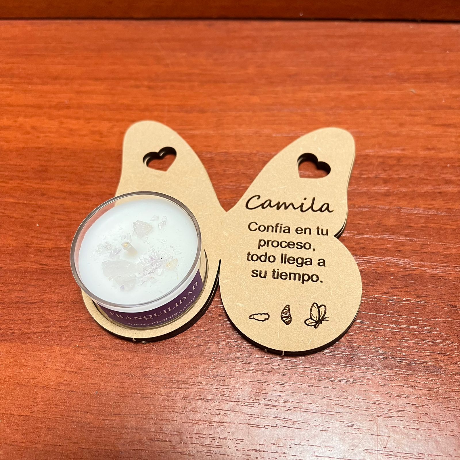 amaroga-recordatorio-mariposa-porta-vela-con-vela-detalles