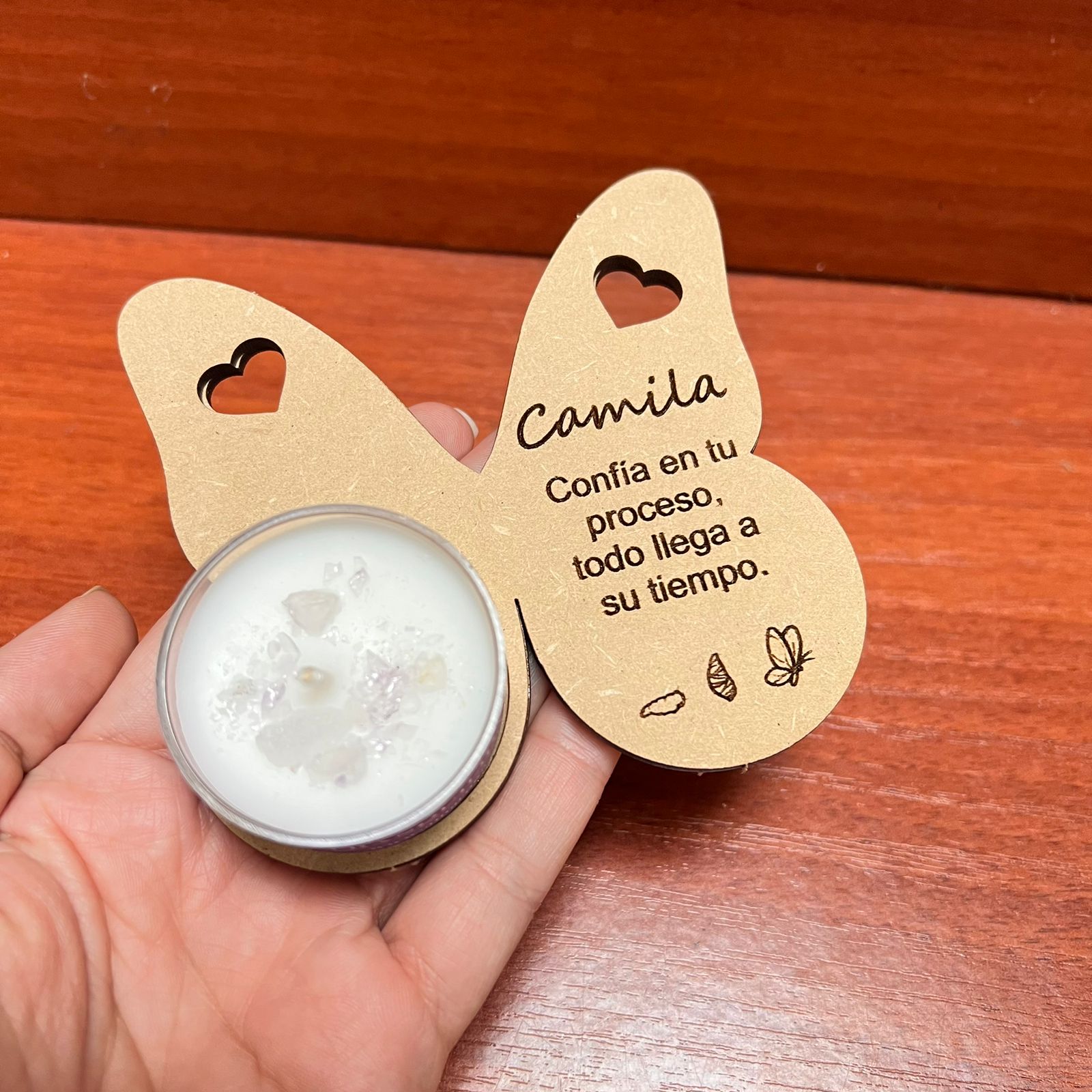 amaroga-recordatorio-mariposa-porta-vela-con-vela