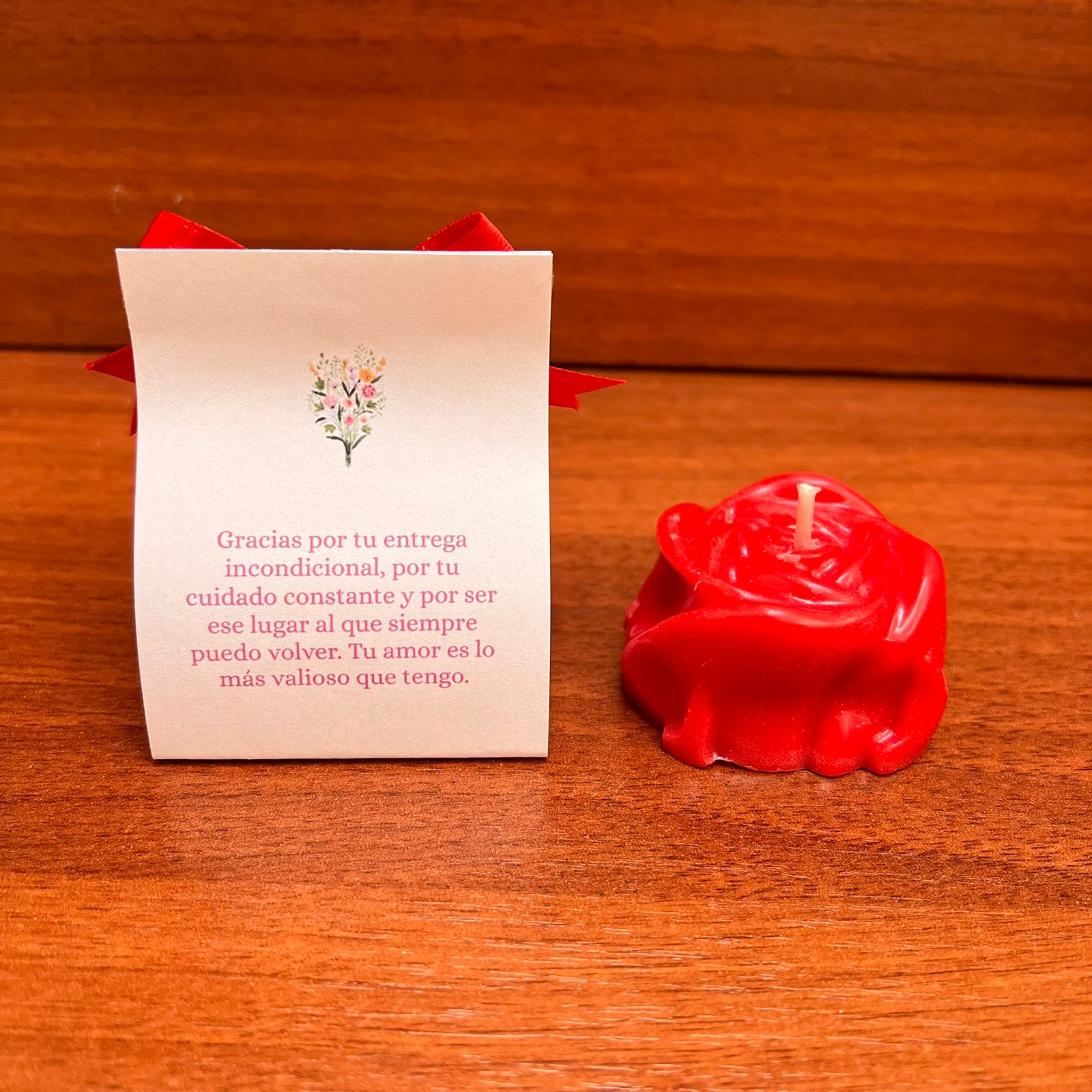 amaroga-detalles-vela-con-rosa-recordatorio-dia-de-la-madre