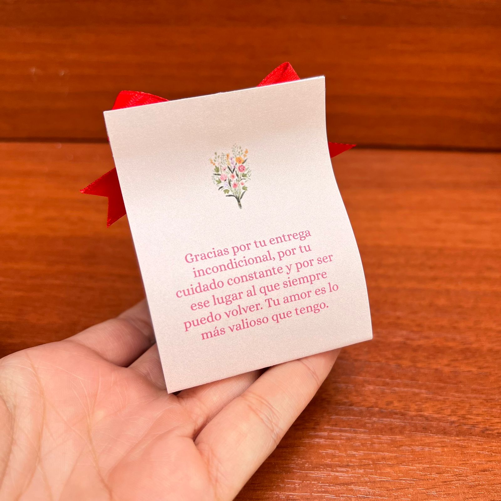 amaroga-vela-con-rosa-recordatorio-dia-de-la-madre-personalizado