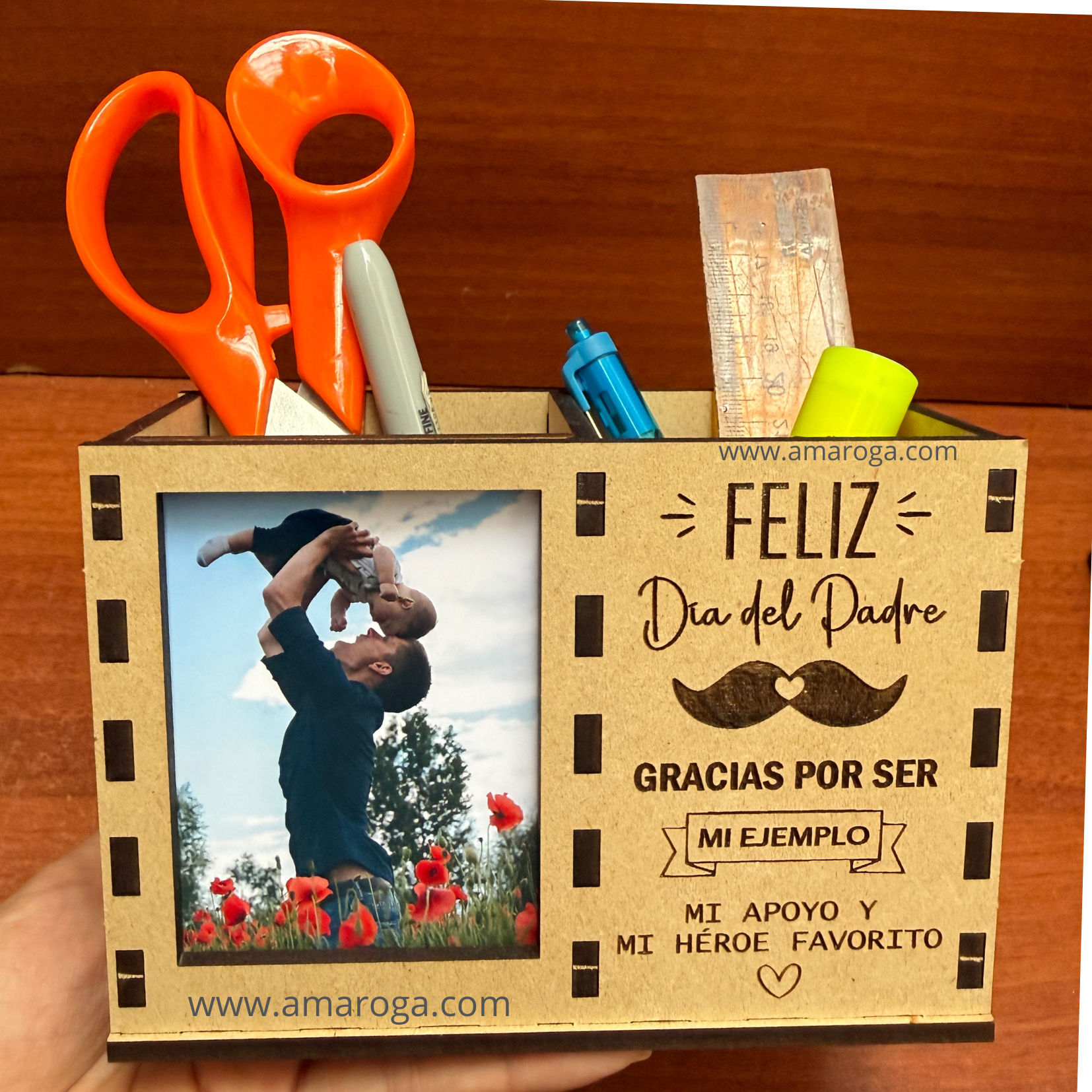 Portalapiceros-con-foto-personalizados-día-del-padre-logo-personalizado-madera mdf-cegrafic-amaroga-recordatorio-amaking-group